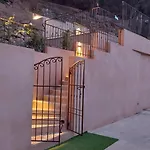 De Superbe Vue Piscine Privee