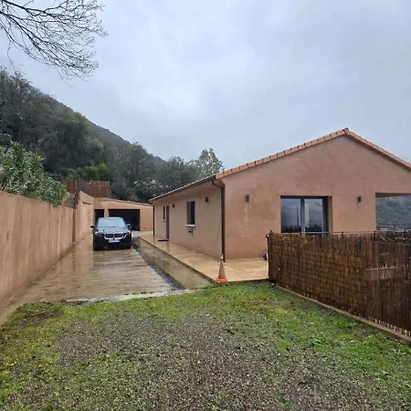 De Superbe Vue Piscine Privee