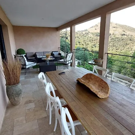 De Superbe Vue Piscine Privee Holiday home *