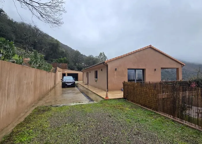 De Superbe Vue Piscine Privee