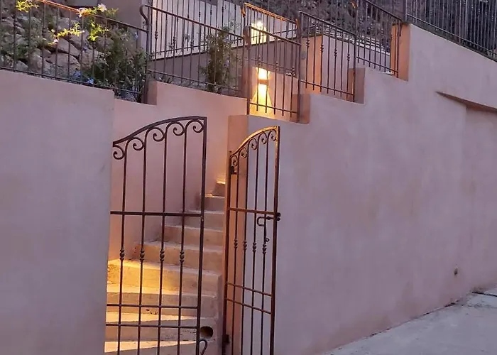 De Superbe Vue Piscine Privee