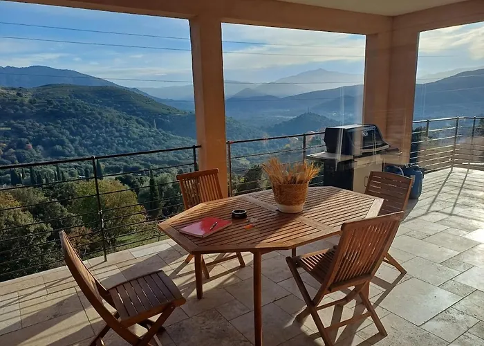 De Superbe Vue Piscine Privee